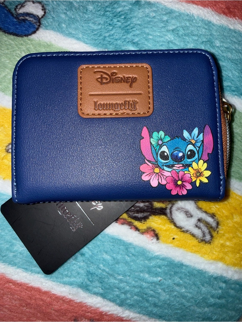 Loungefly Navy Blue Stitch Floral Zip Wallet - Picture 2 of 3